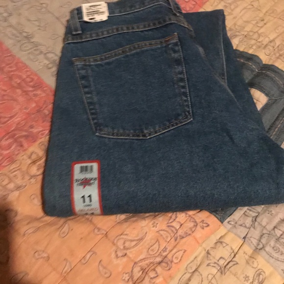 Women’s Rockies Jeans - Picture 2 of 3